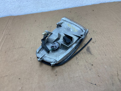 1995 to 1996 Toyota Camry Right Passenger RH Side Turn Signal AD2743 DW5