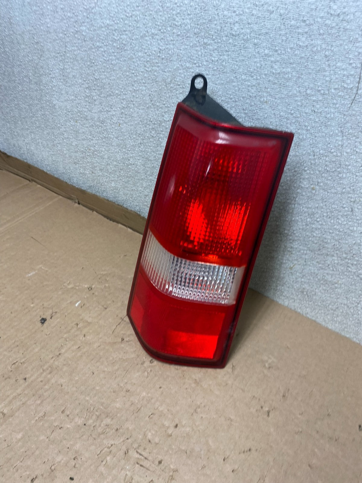 2003 to 2017 Chevrolet Express 1500 Left Driver Side Tail Light Oem U8533 DW1
