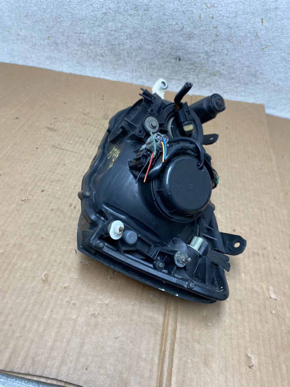 2004 to 2005 Subaru Impreza Right Passenger Side Halogen Headlight AI4474 DW6