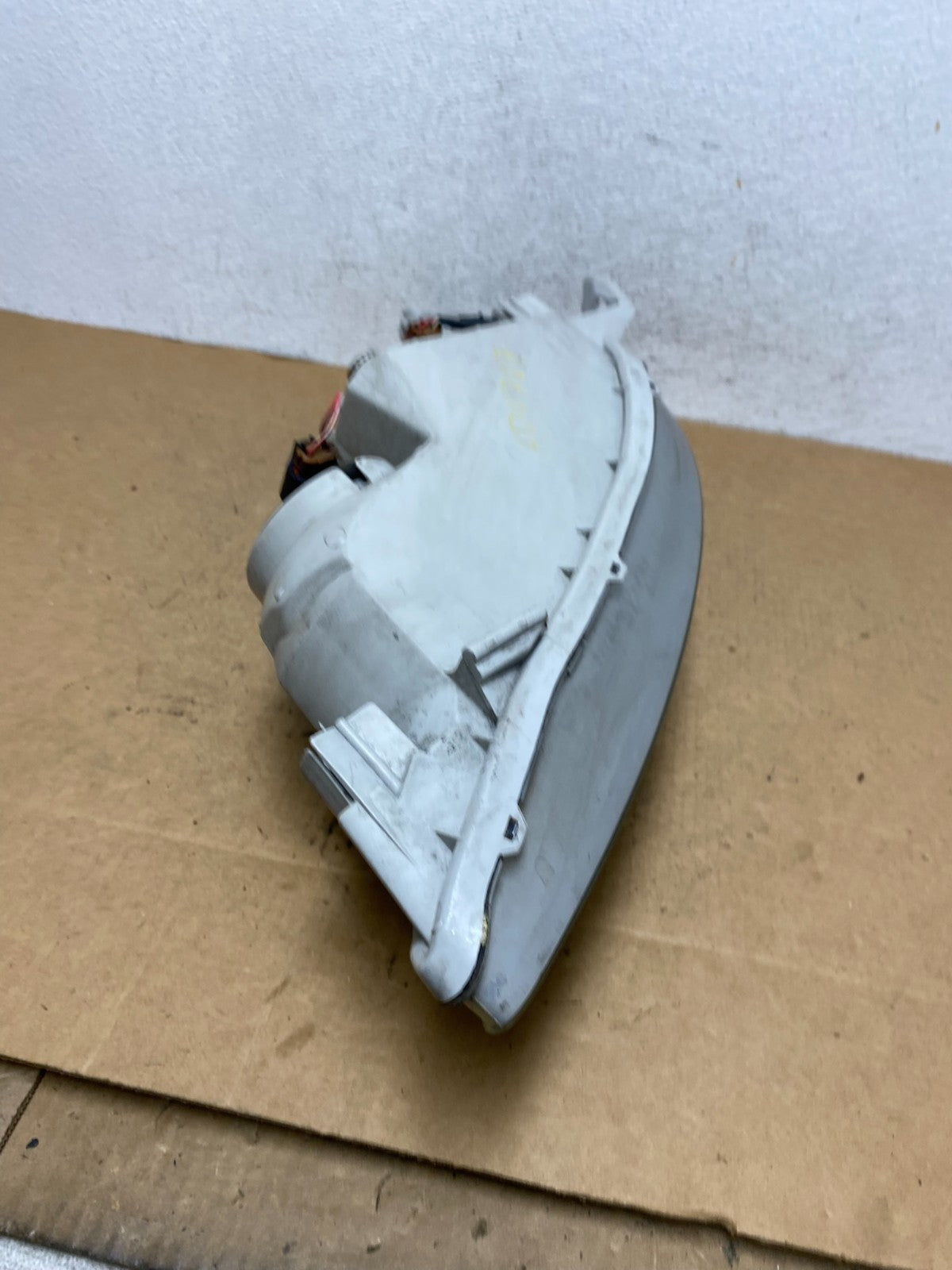 2002 to 2004 Toyota Camry Halogen Headlight Right Passenger Rh AD4707 DW6