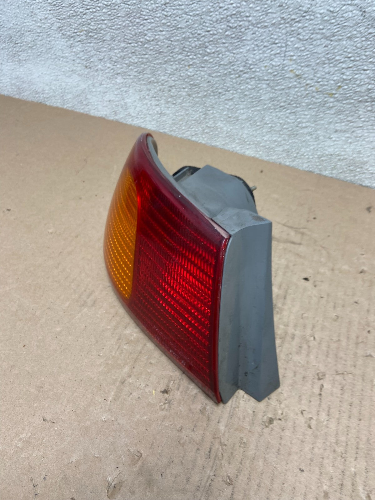 1998 1999 2000 Toyota Corolla Left Driver Lh Side Tail light AB5964 LK1