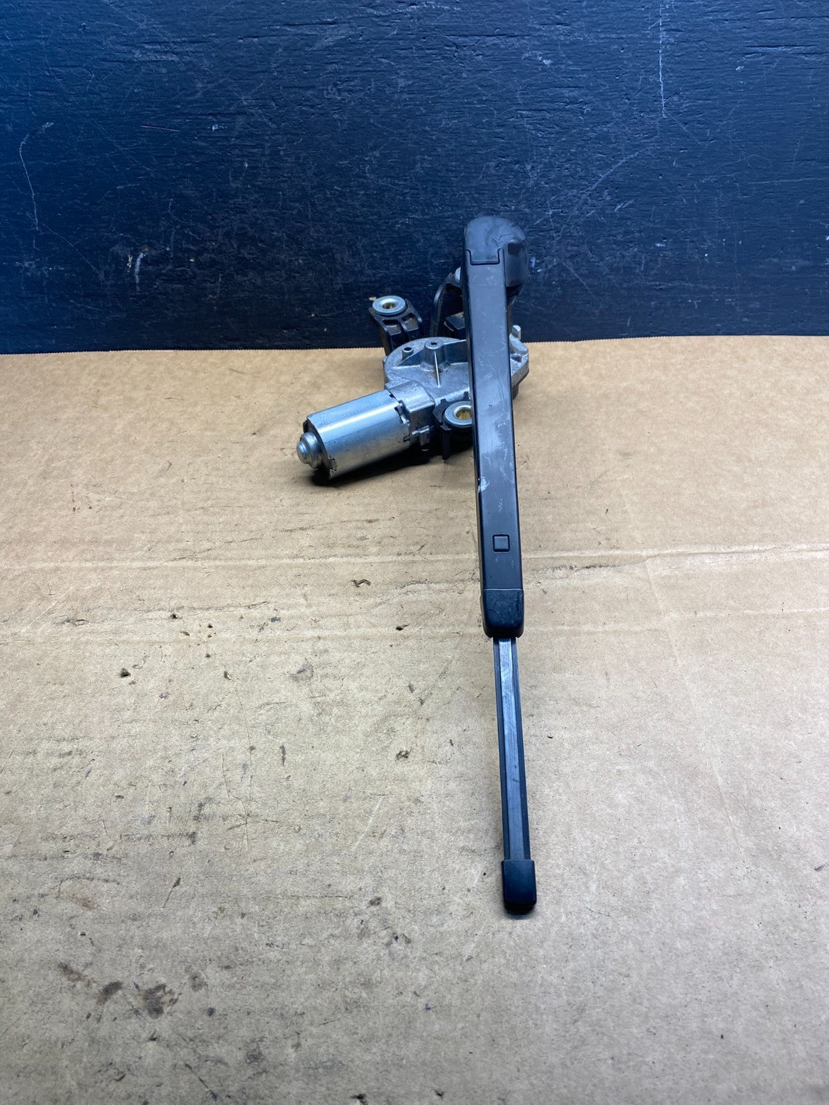 2010 to 2014 Volkswagen Golf Rear Windshield Wiper Motor AD7431 DG2