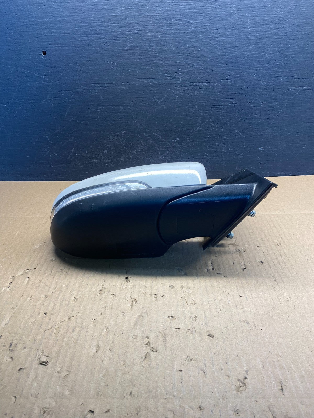 2016 to 2018 Hyundai Tucson Right Passenger Turn Signal Door Mirror AC2615 DG3