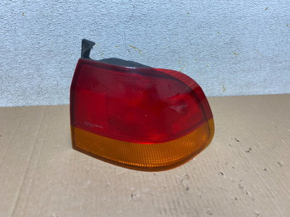 1996 to 1998 Honda Civic Tail Light 2-Door Right Passenger P8894 DW0
