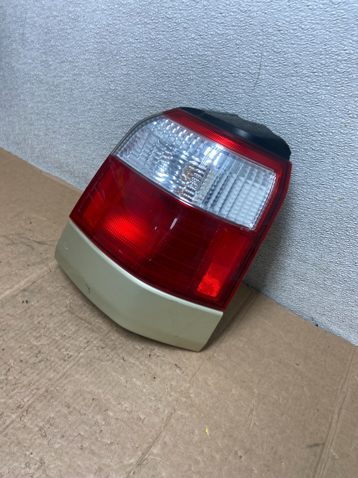 2001 2002 Subaru Forester Right RH Side Tail Light Oem AA1701 PS1