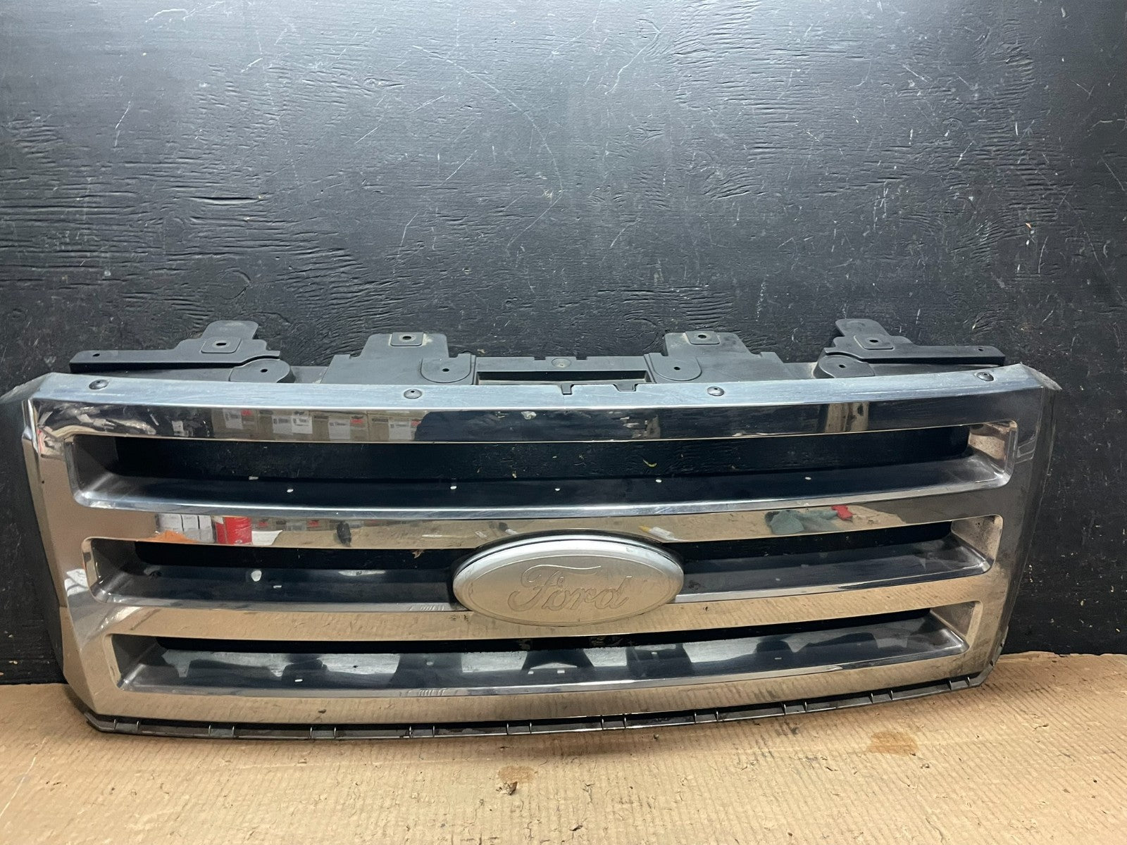 2007 to 2014 Ford Expedition Front Upper Chrome Grill Grille Oem y6527 DG0