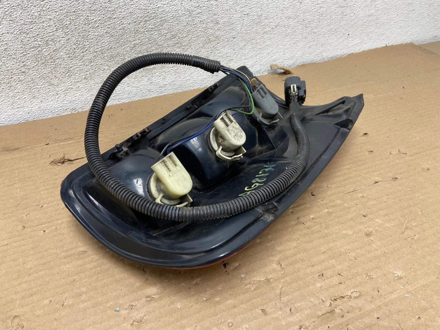 2000 - 2006 Chevrolet Suburban Tahoe Yukon Right Passenger Tail Light AG8171 LK6