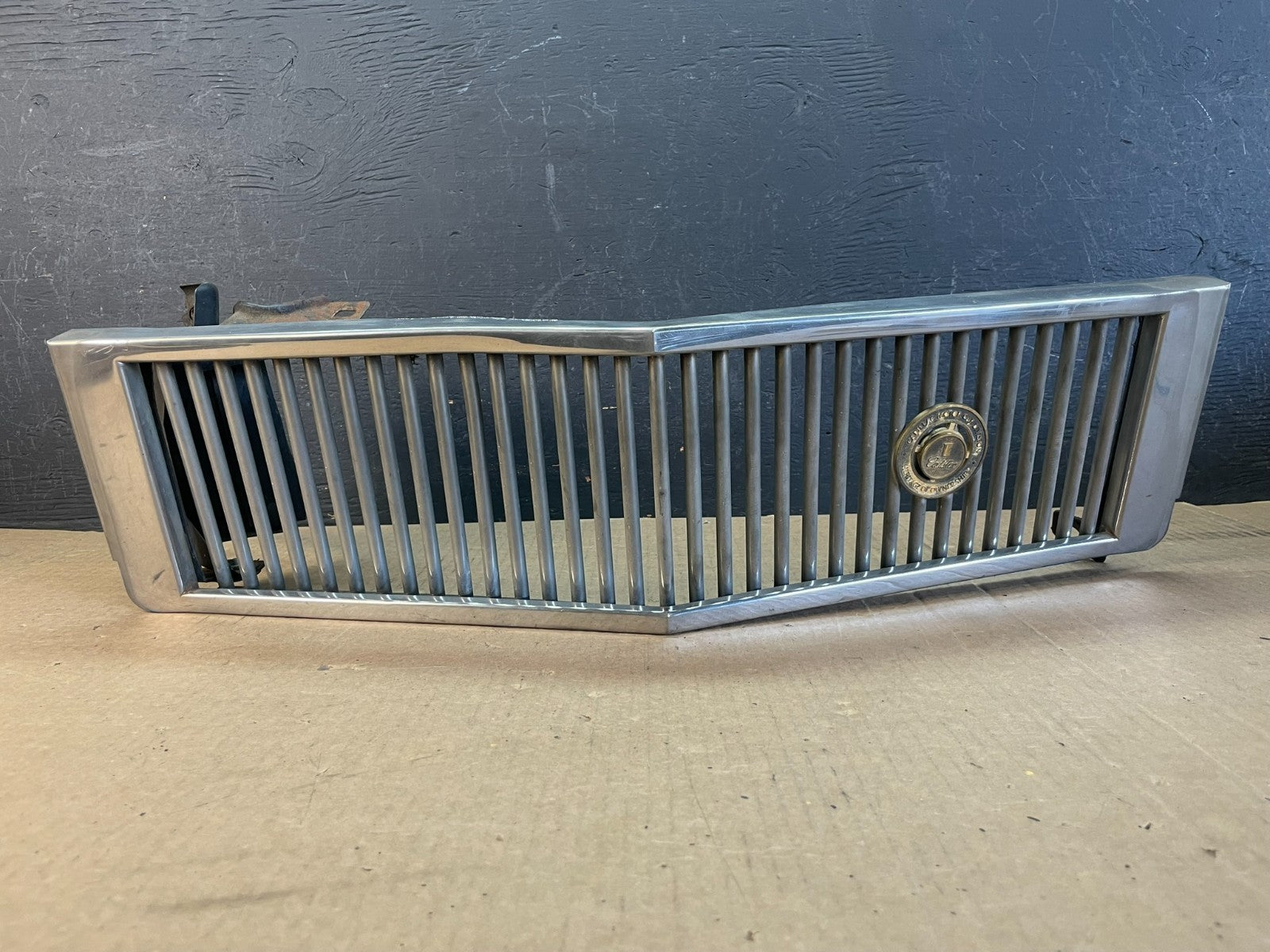 1995 to 2002 Cadillac Eldorado Front Grill Grille AD02620