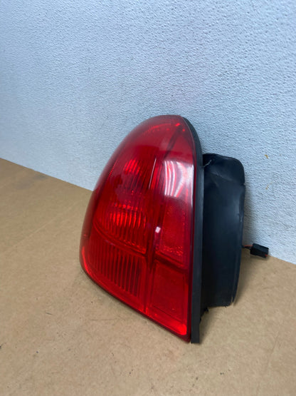 2003 to 2011 Lincoln Town Car Left Driver Lh Side Tail Light AE3009 LK1