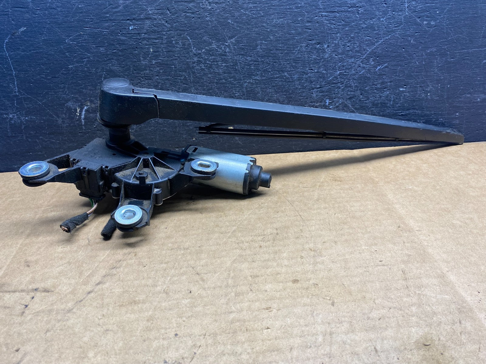 2005 - 2011 Audi A6 C6 A4 B8 Rear Windshield Washer Wiper Motor AD7560 DG1