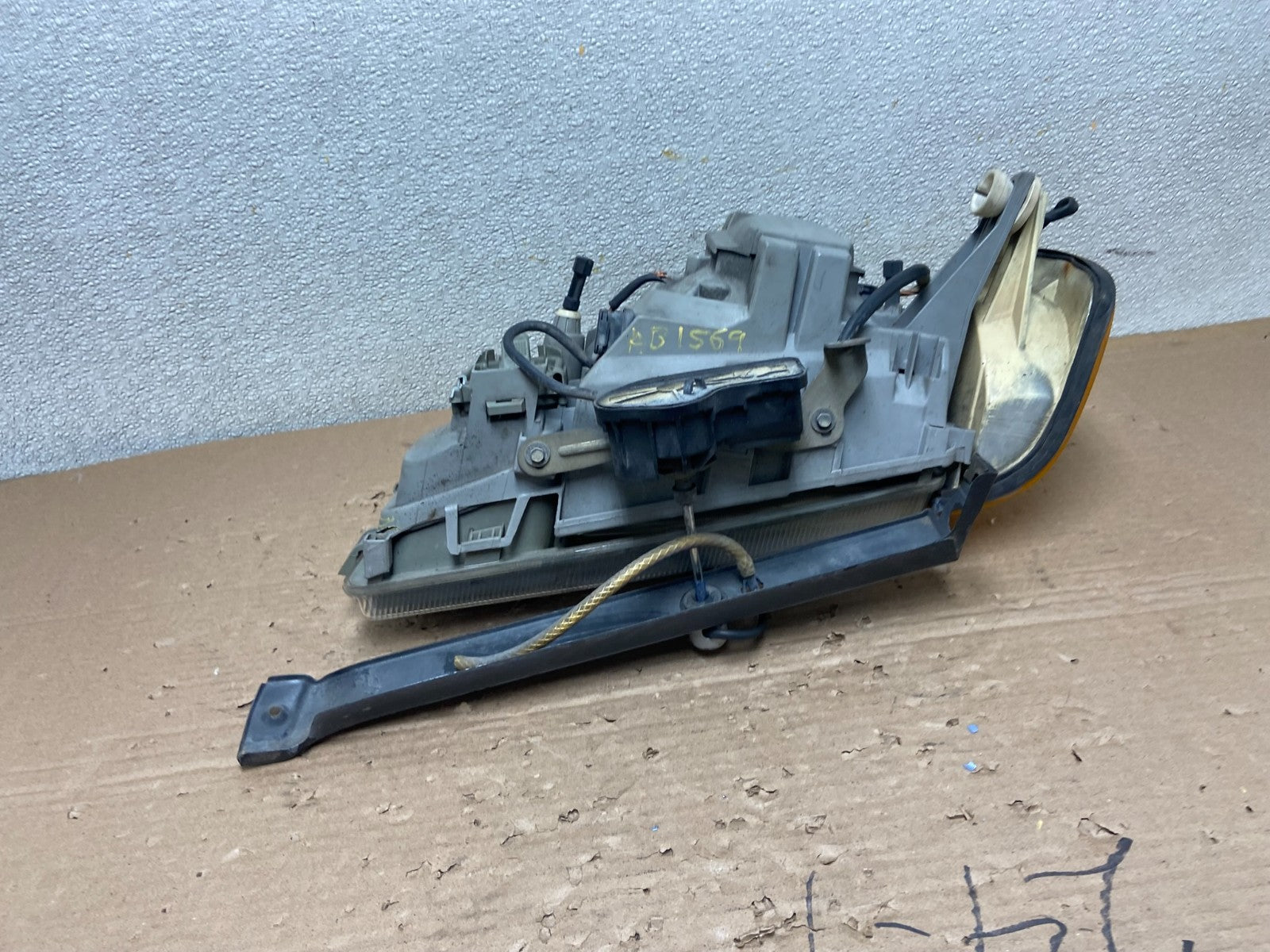 1986-1993 Mercedes S Class W126 Right Passenger Halogen Headlight AB1569 DG12