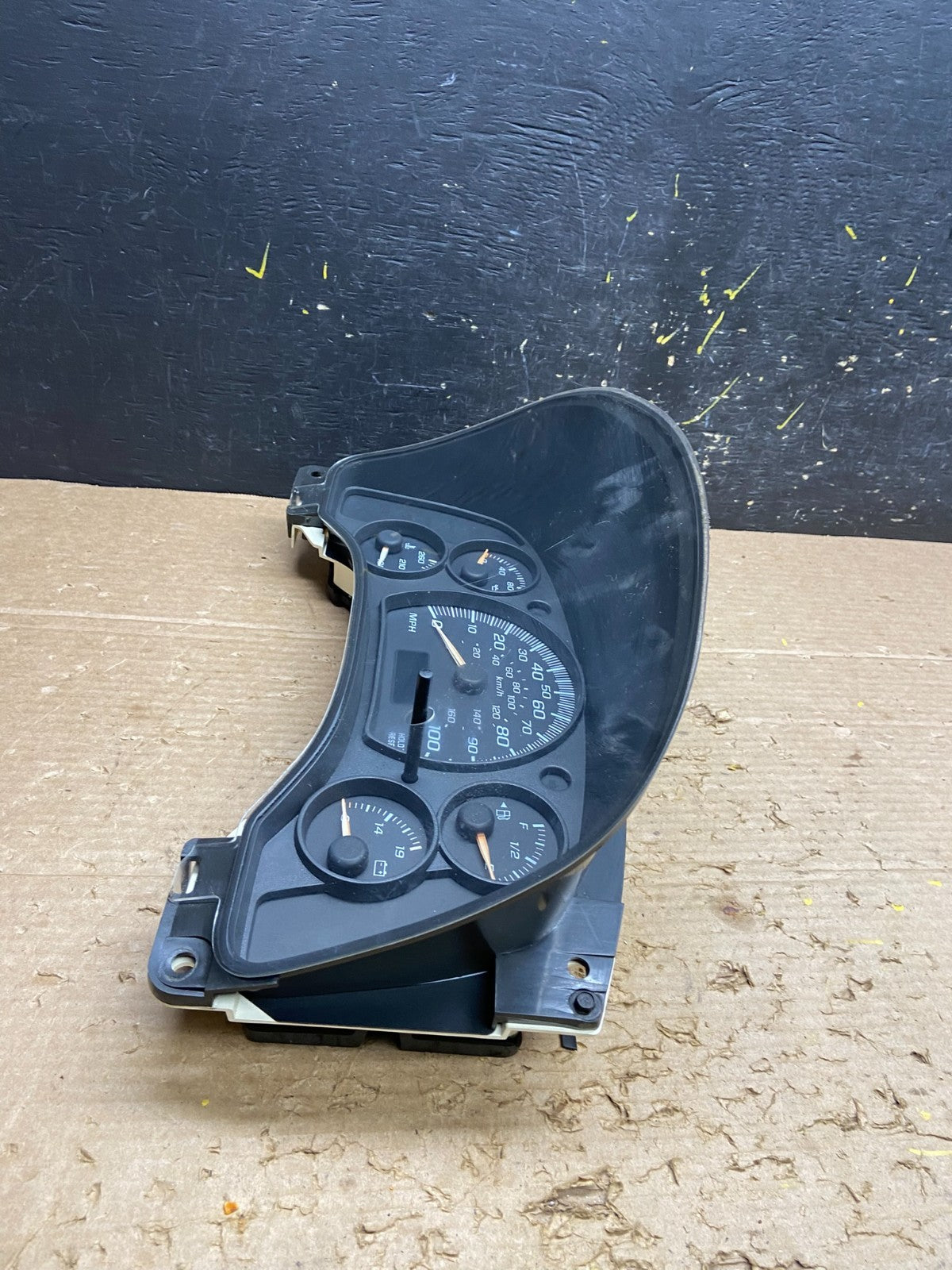 2004 to 2007 Chevrolet Express Speedometer Cluster Gauge OEM W3352 DG3