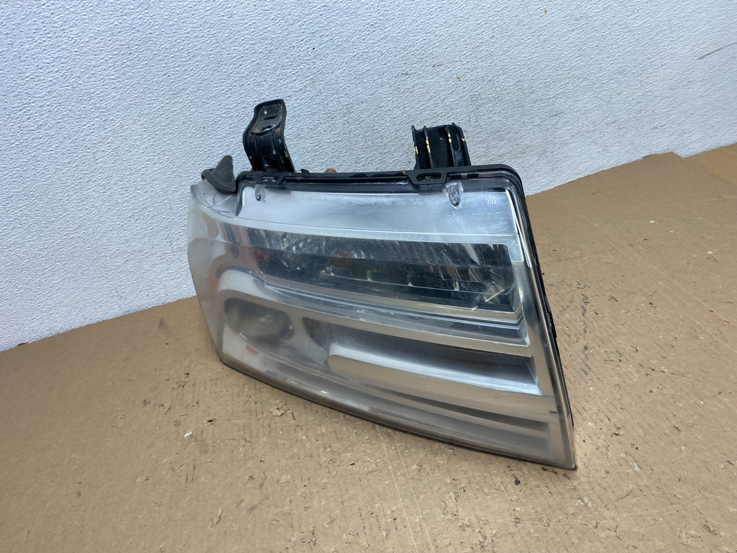 2007-2014 Lincoln Navigator Right Passenger RH Xenon HID Headlight AD8798 DW1