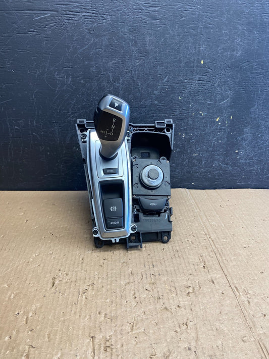 2007 to 2013 BMW X5 E70 Shift Shifter Selector Gear W/ Bezel AE41520