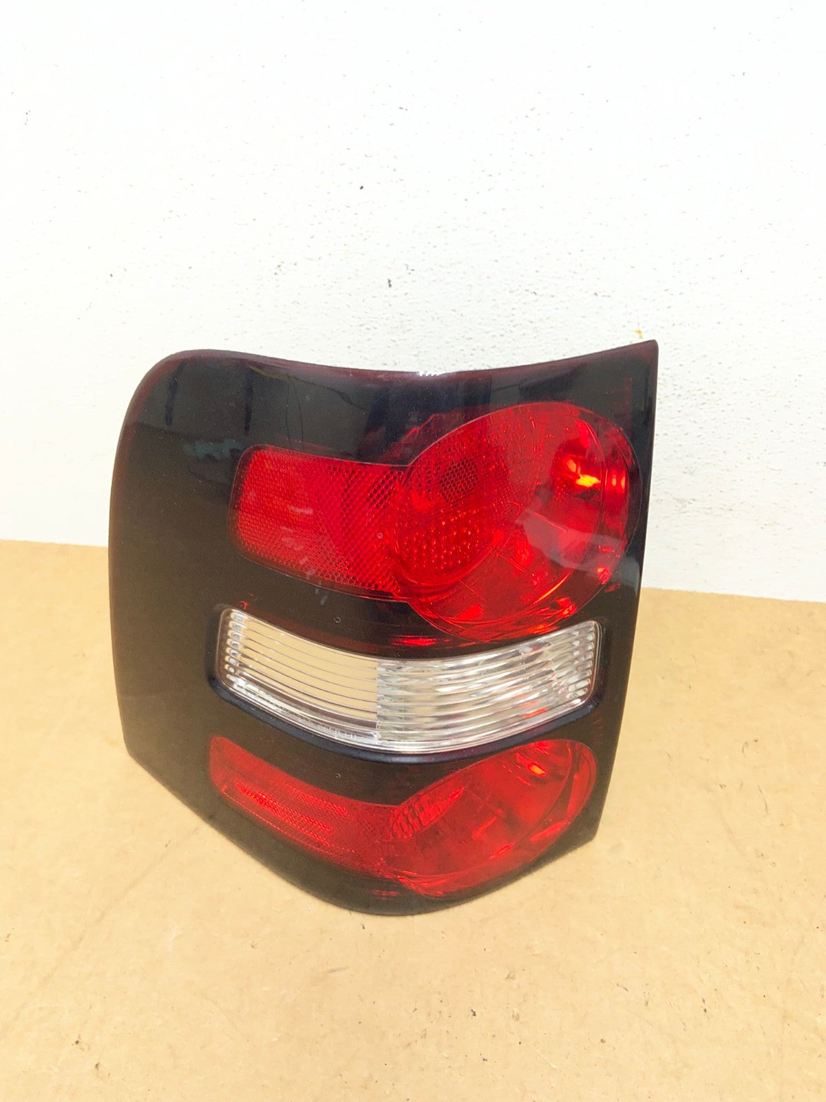 2006 to 2010 Ford Explorer Left Driver Lh Side Tail light AE3098 LK0