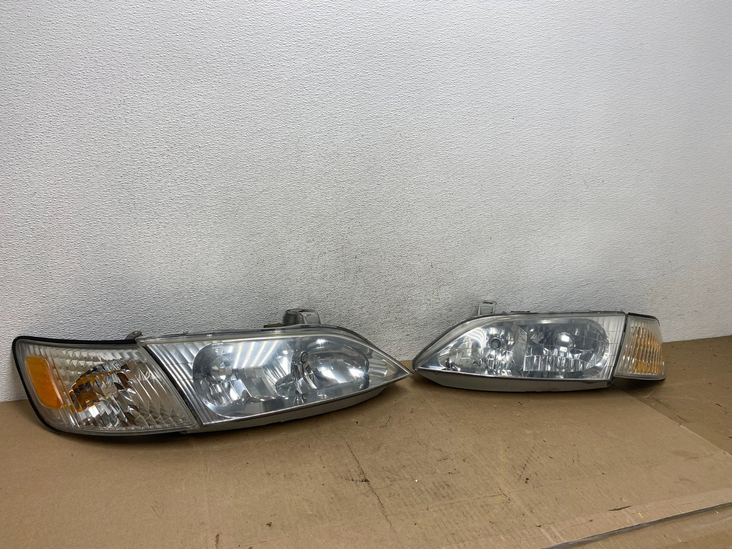 1997-2001 Lexus Es300 Left+Right Headlights Halogen AE6866 DW2