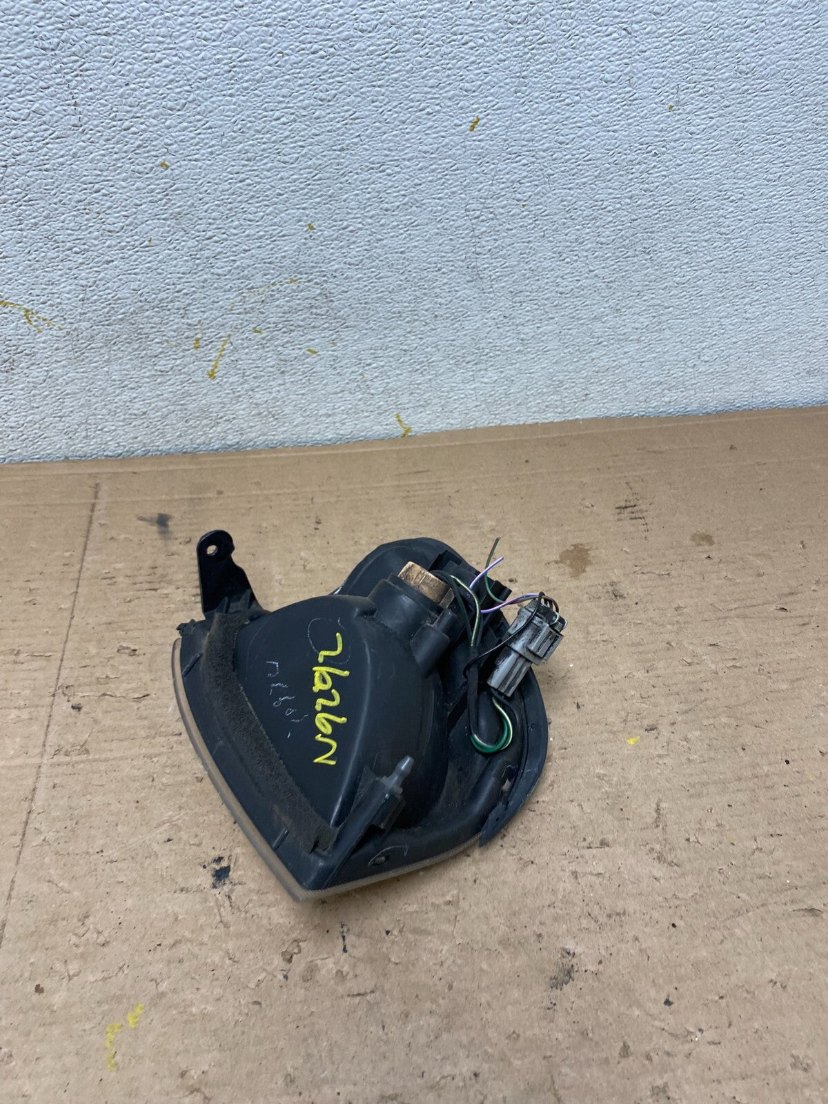 1999 - 2004 Nissan Pathfinder Passenger Corner Park Light Turn Signal N9292 DW5
