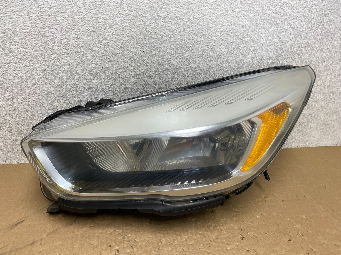2017 - 2019 Ford Escape Left Driver LH Side Halogen Headlight AG1149 DG0