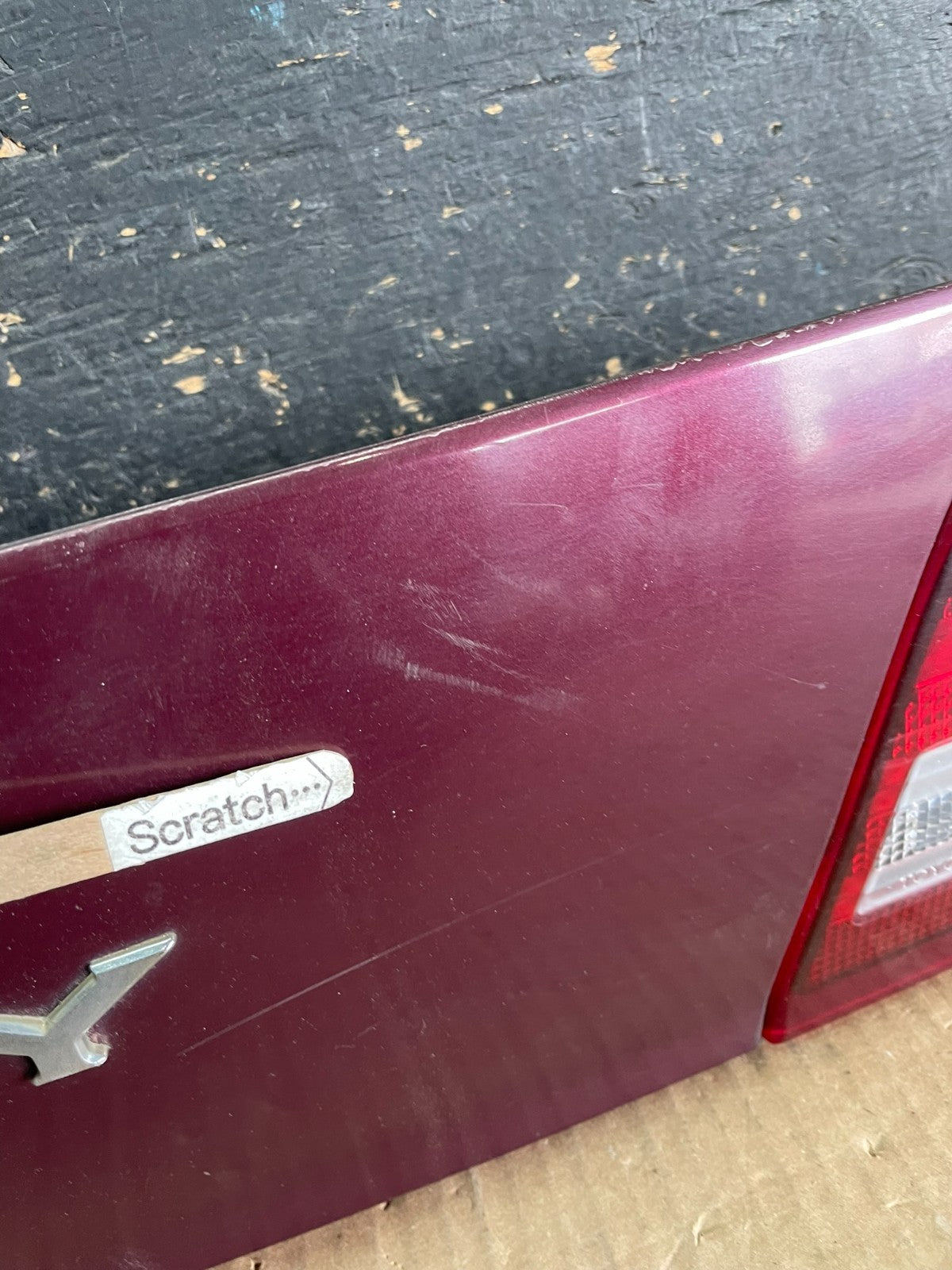 1995 1996 Toyota Camry Center Trunk Rear Tail Light OEM ab3147 DG5