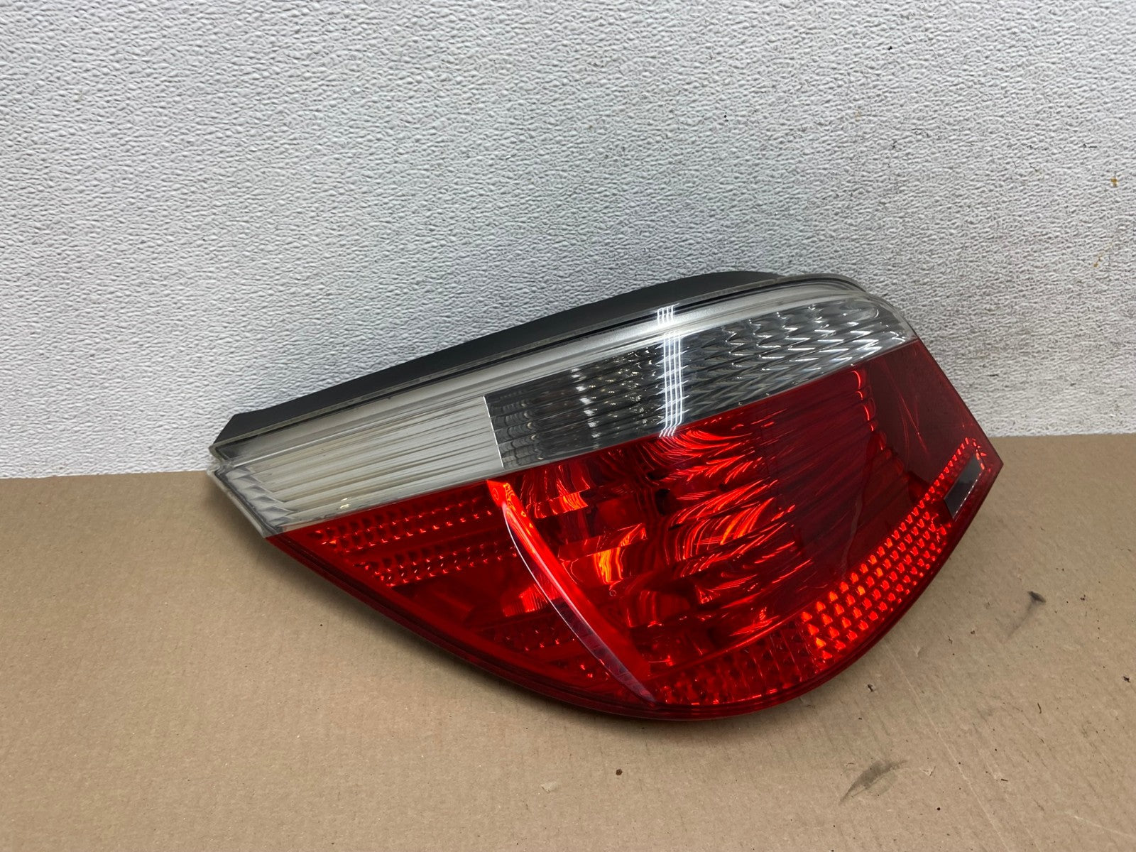2004 - 2007 BMW 5 Series E60 Left Driver LH Side Tail Light AE6974 LK2