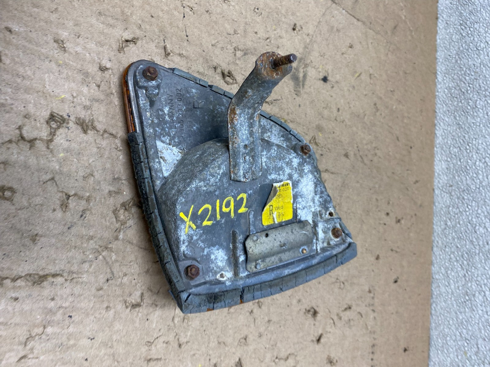 1973 to 1980 Mercedes W116 S-Class Right Passenger Turn SIgnal Light X2192 DG7