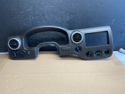 2003 - 2006 Ford Expedition Dashboard Speedometer Radio Bezel Air Vent AG5072 DG0