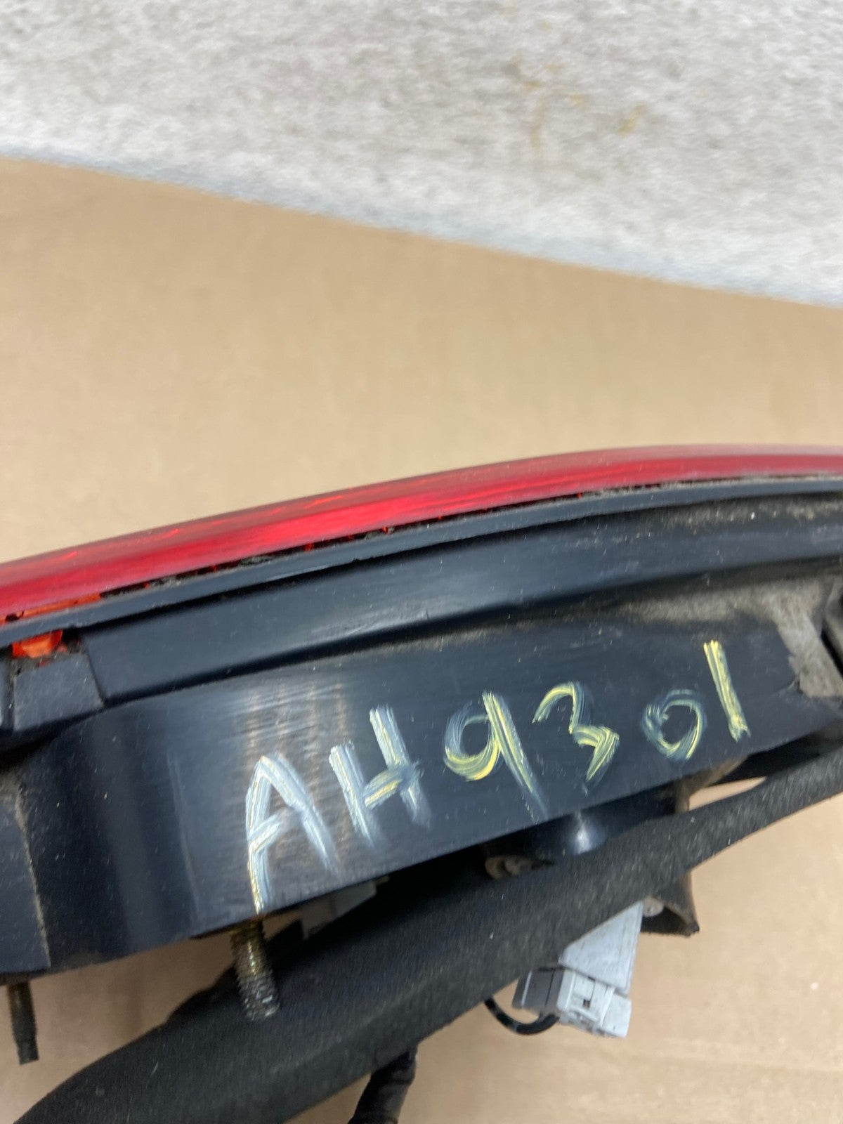 1998 to 2000 Honda Accord Left Driver LH Side Inner Tail Light AH9301 LK9