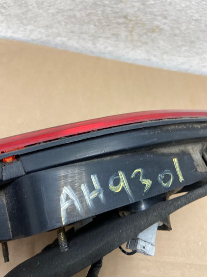 1998 to 2000 Honda Accord Left Driver LH Side Inner Tail Light AH9301 LK9