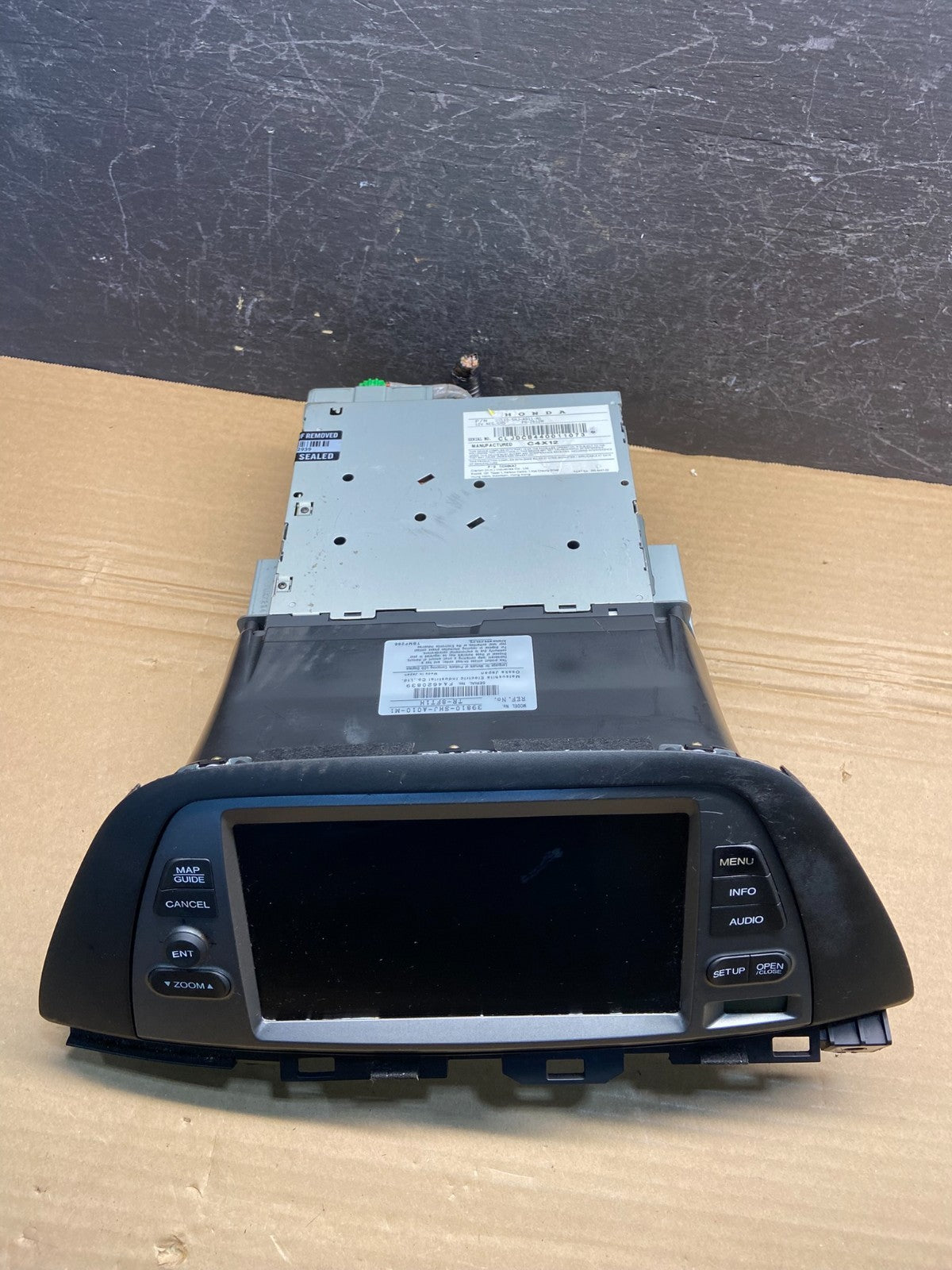 2005-2006 Honda Odyssey Information Display Screen 39810-SHJ-A010-M1 AE4572 DG3