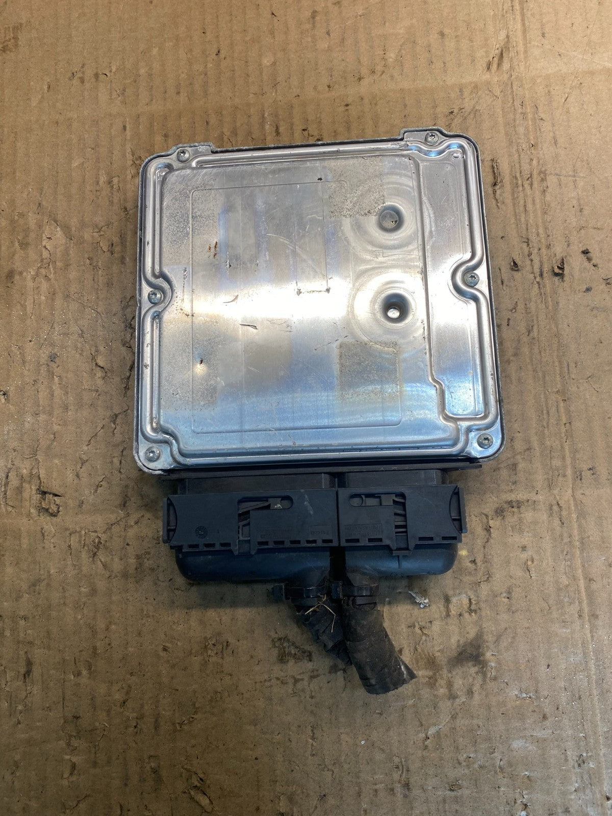 2007 to 2008  Volkswagen EOS 2.0L T ECM Engine Control 8P0907115B ECU AA75621