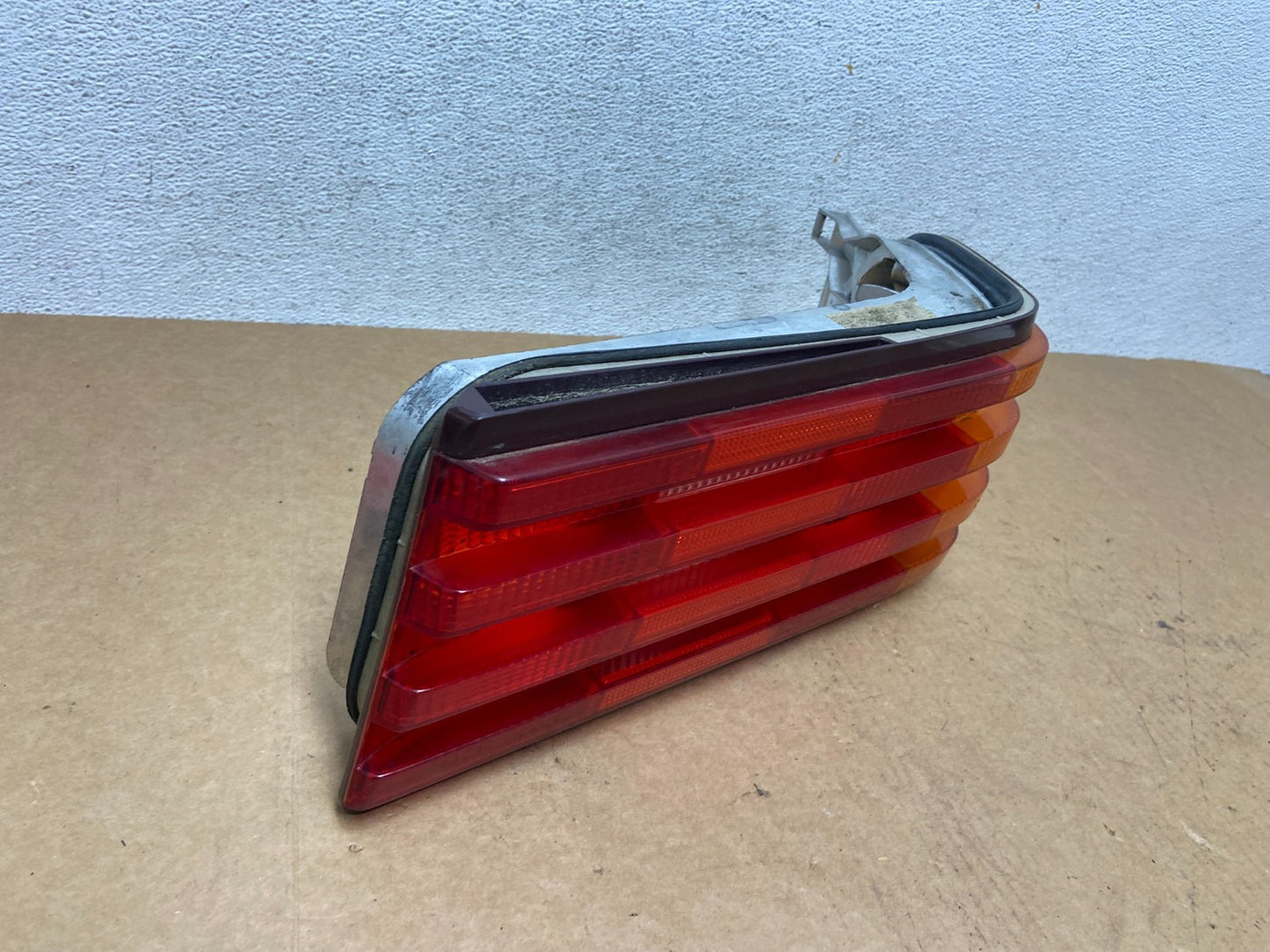 1990 - 2002 Mercedes R129 SL500 SL600 Rear Right Passenger Tail Light AE3073 DG2
