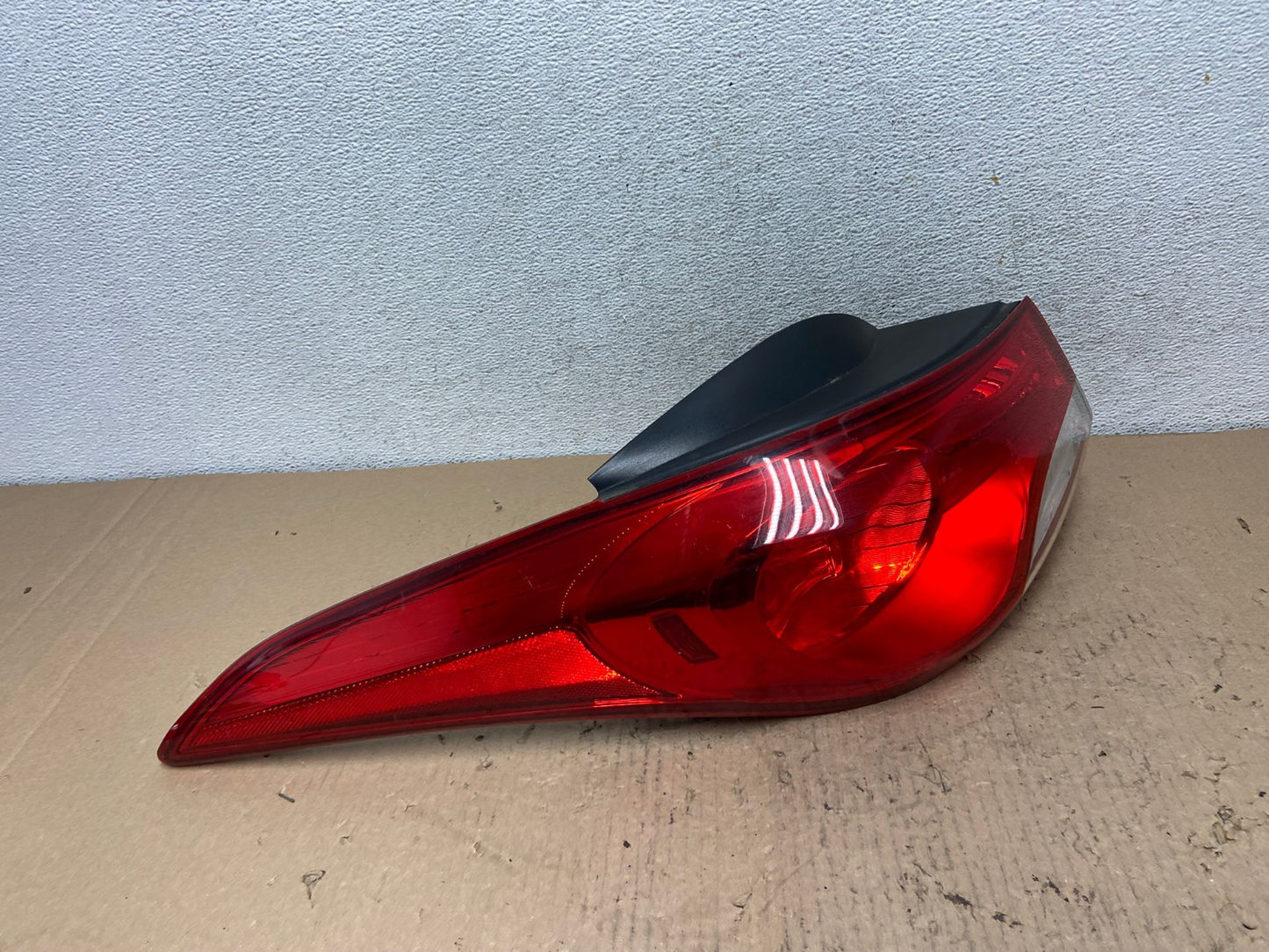 2011 2012 2013 Hyundai Elantra Sedan Left Driver Side Tail Light AF4256 LK2