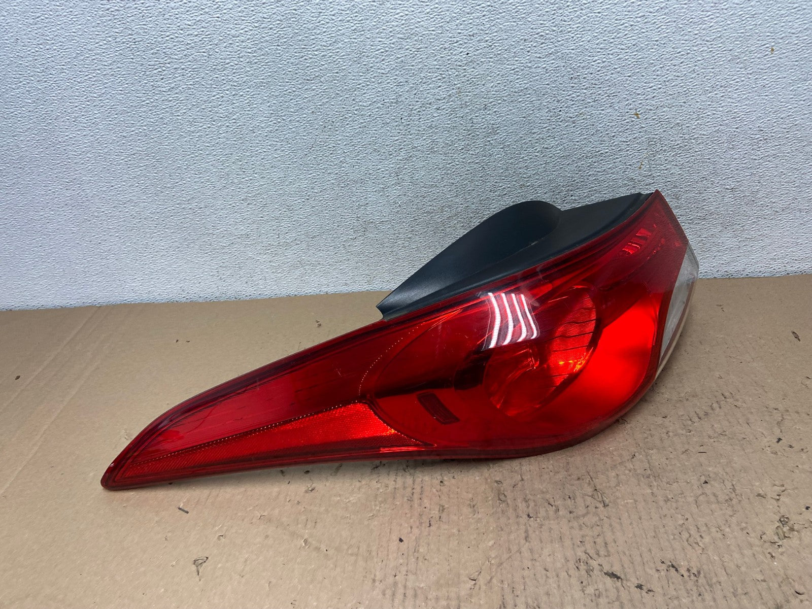 2011 2012 2013 Hyundai Elantra Sedan Left Driver Side Tail Light AF4256 LK2