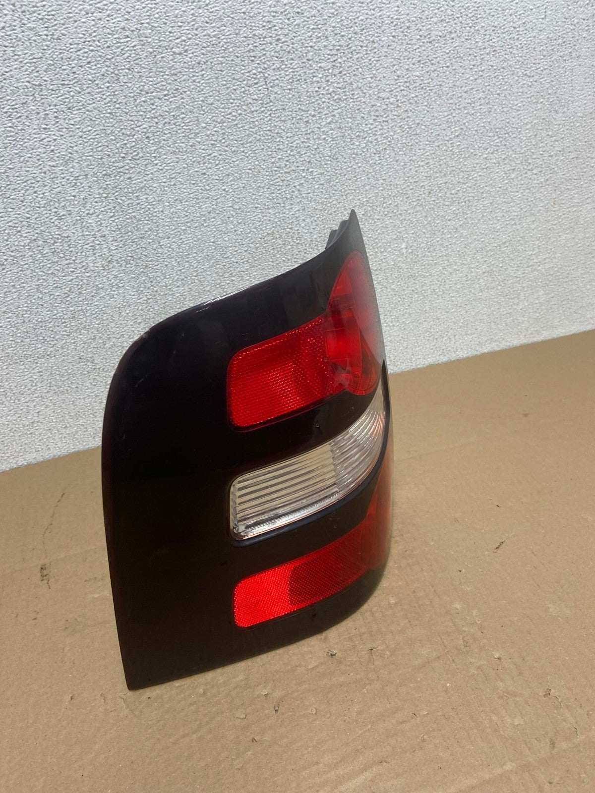 2006 to 2010 Ford Explorer Left Driver Lh Side Tail light OEM AB6139 LK2