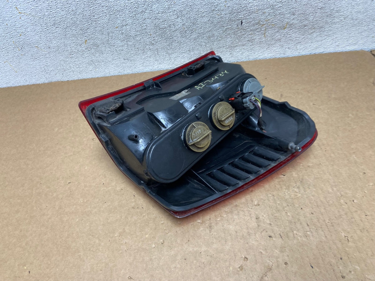 1999 - 2004 Jeep Grand Cherokee WJ Left Driver Lh Tail Light AI3434 LK5