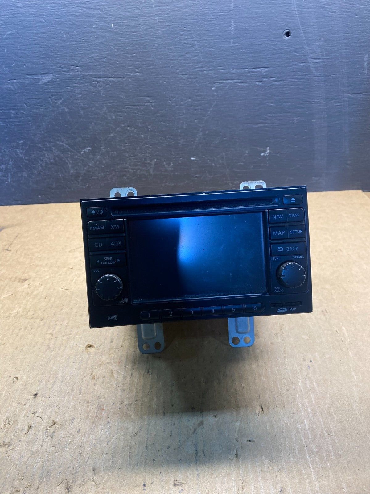 2011 to 2012 Nissan Rogue AM FM Radio CD Player Screen Receiver AC7126 DG0