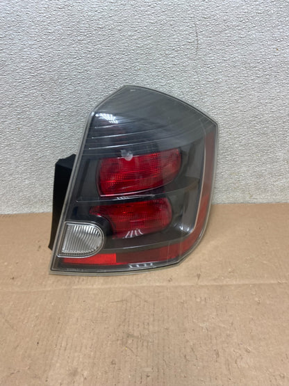 2007 to 2012 Nissan Sentra Right Passenger Rh Black Tail Light Oem Y2606 DW0