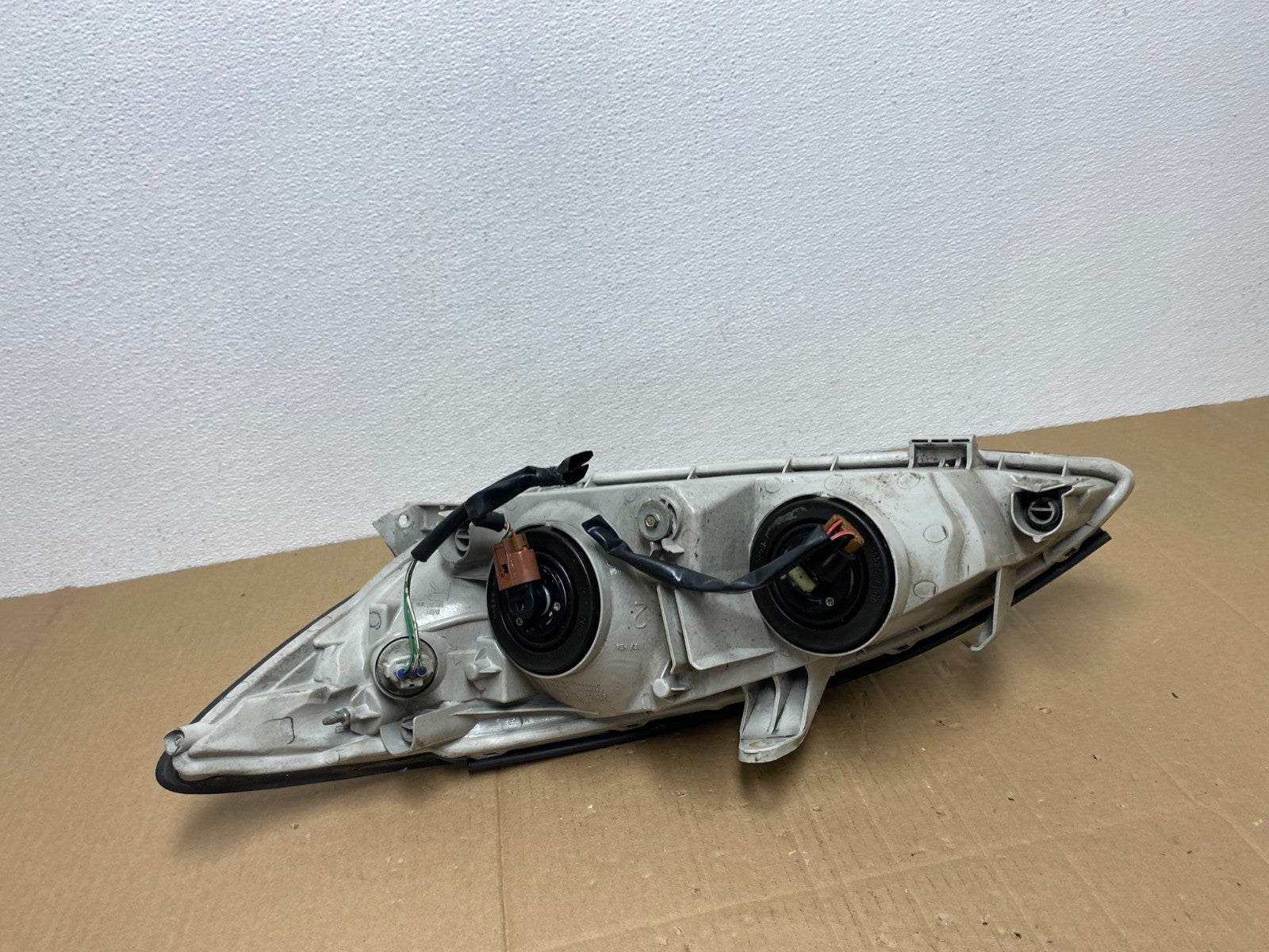 2002 to 2004 Toyota Camry Halogen Headlight Right Passenger Rh OEM AB8105 DW5