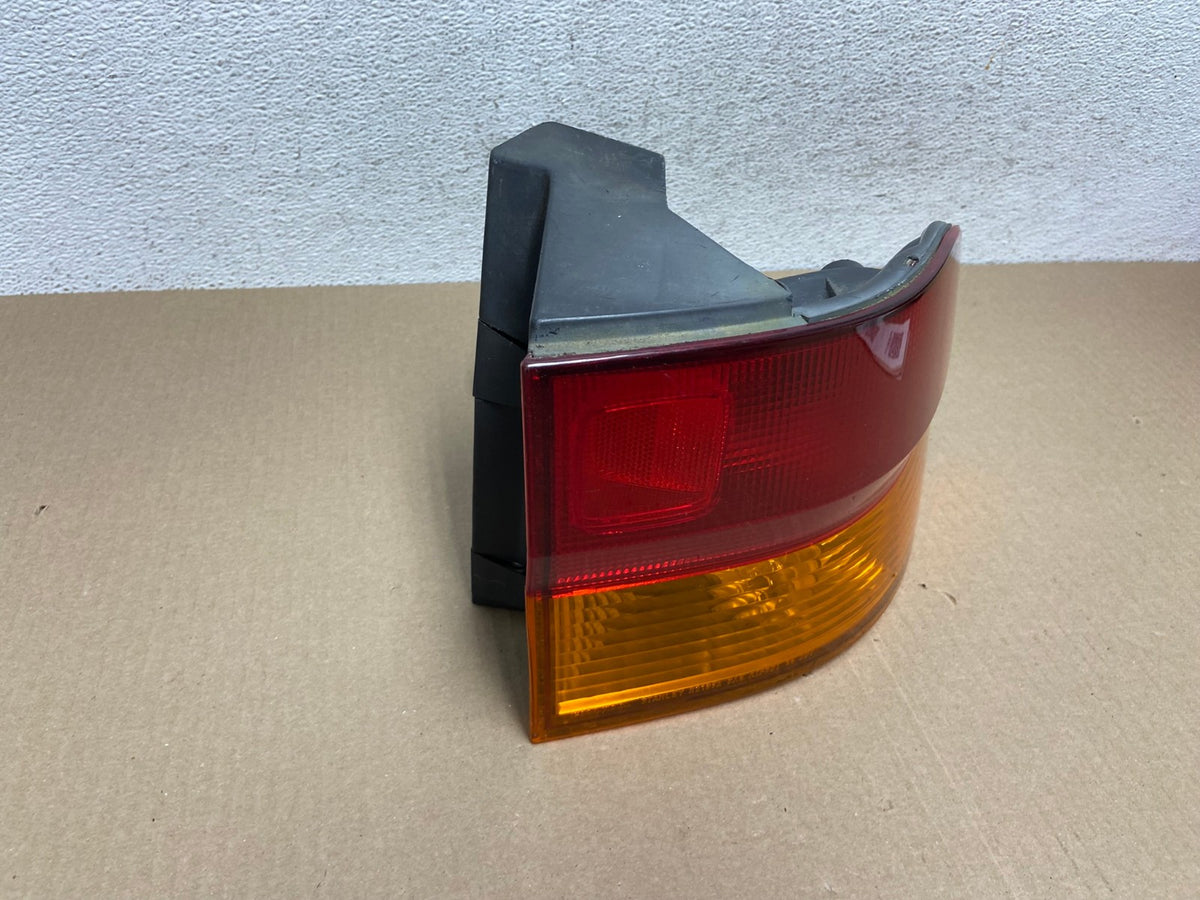 2002 2003 2004 Honda Odyssey Right Passenger Side Tail Light AE9426 LK2