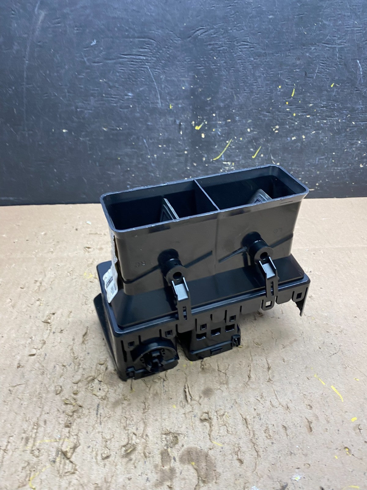 2007 to 2012 GMC Acadia Center Console Air Vent OEM T8566 DG4