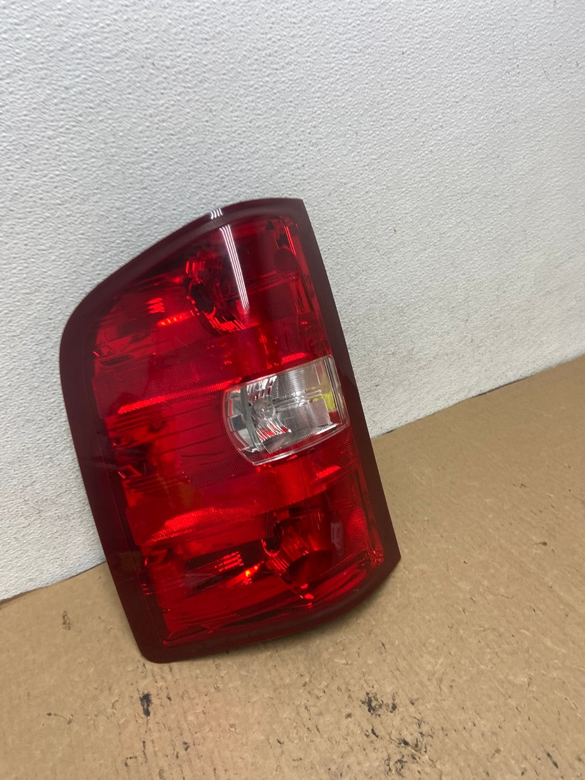 2007 to 2013 Chevrolet Silverado Left Driver LH Side Tail Light AG2362 LK2