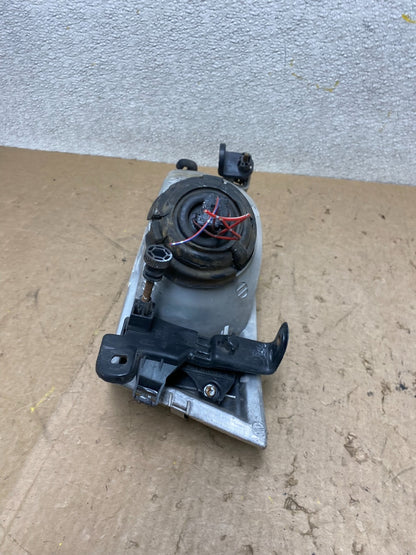 1997 1998 1999 Toyota Camry Right Passenger RH Halogen Headlight X2116 DW4