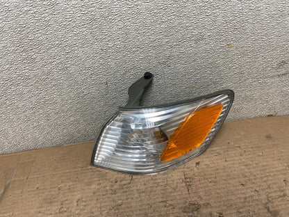2000 - 2001 Toyota Camry Front Left Driver Lh Turn Signal AA9759 DW0
