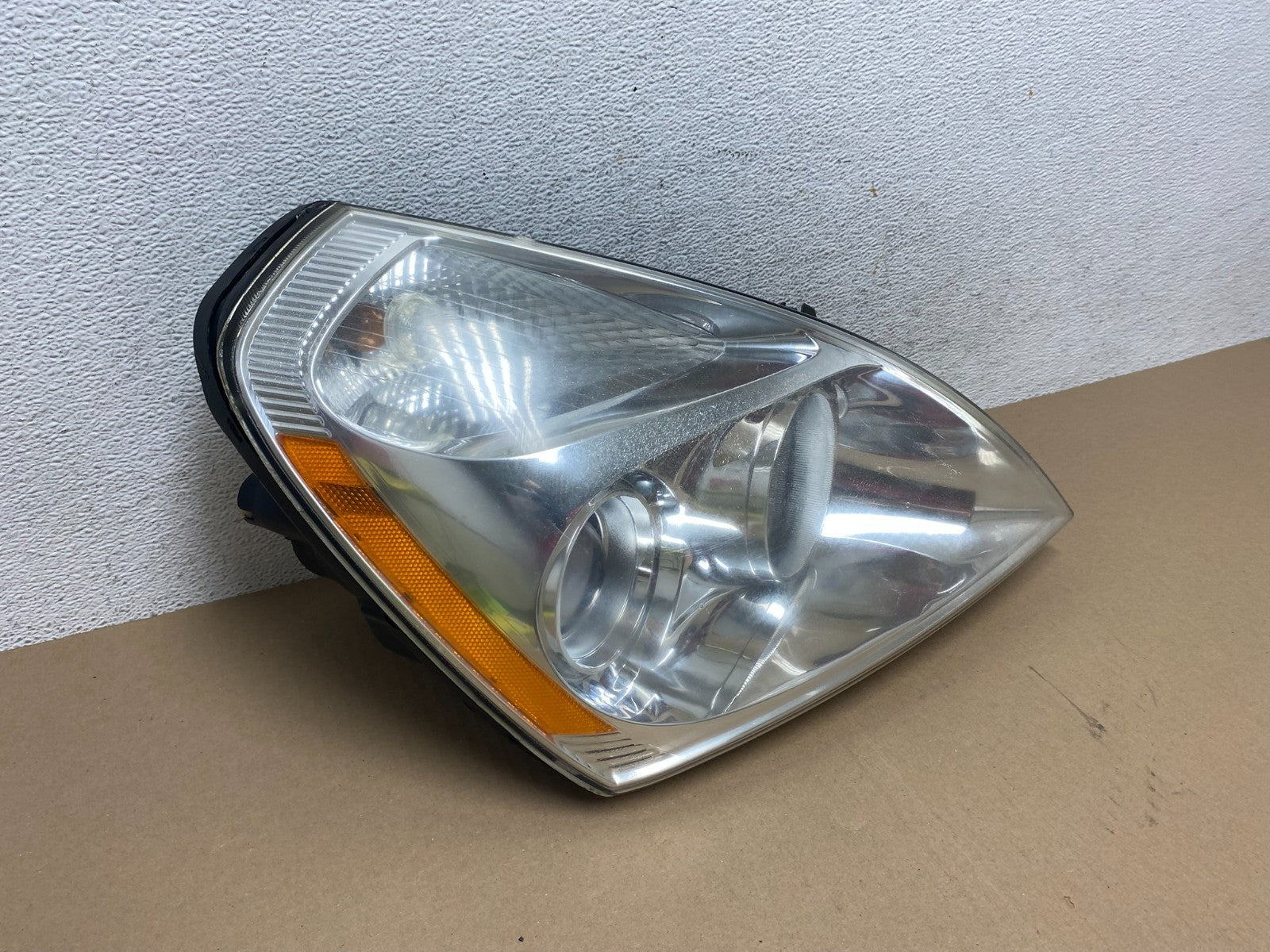 2008-2012 Kia Sedona Right Passenger RH Side Headlight Halogen AE7139 DW2