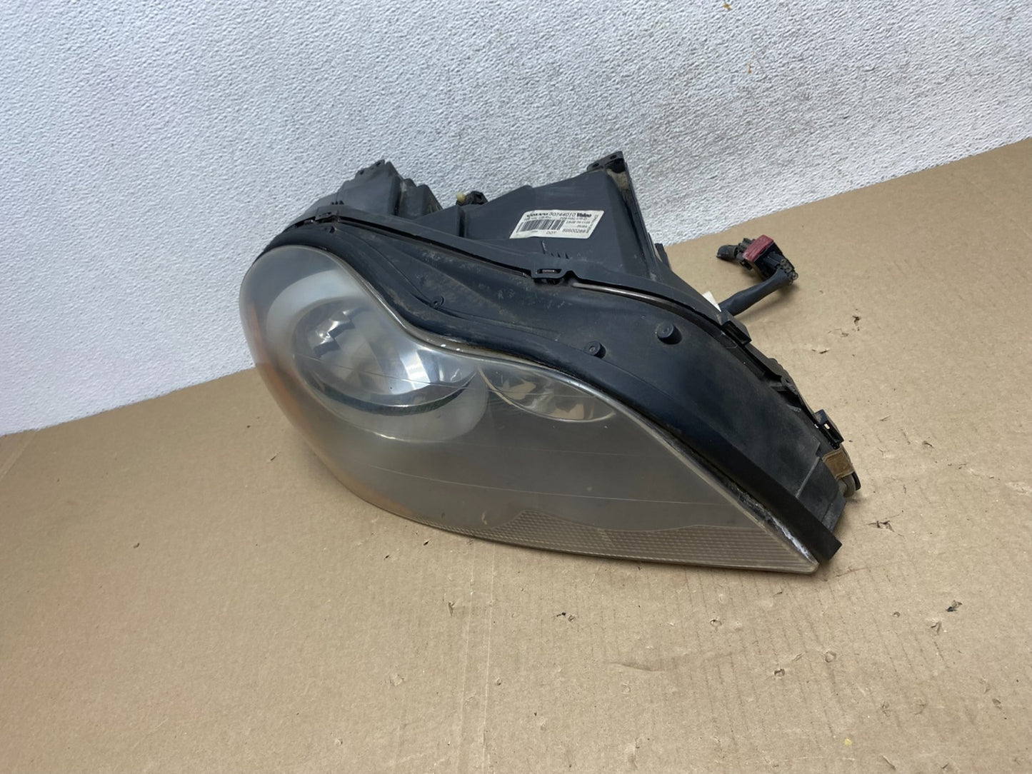 2003 to 2013 Volvo XC90 Right Passenger Rh Side Headlight Halogen AG6860 DW1