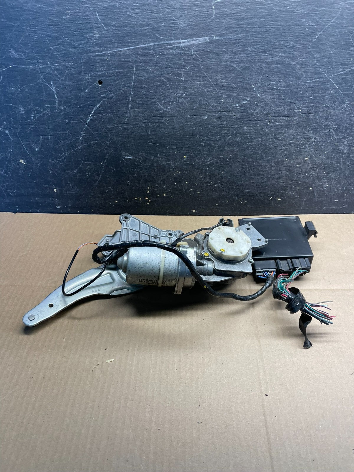GMC Acadia Yukon Tahoe Rear Trunk Liftgate Power Motor Actuator u2090 DG3