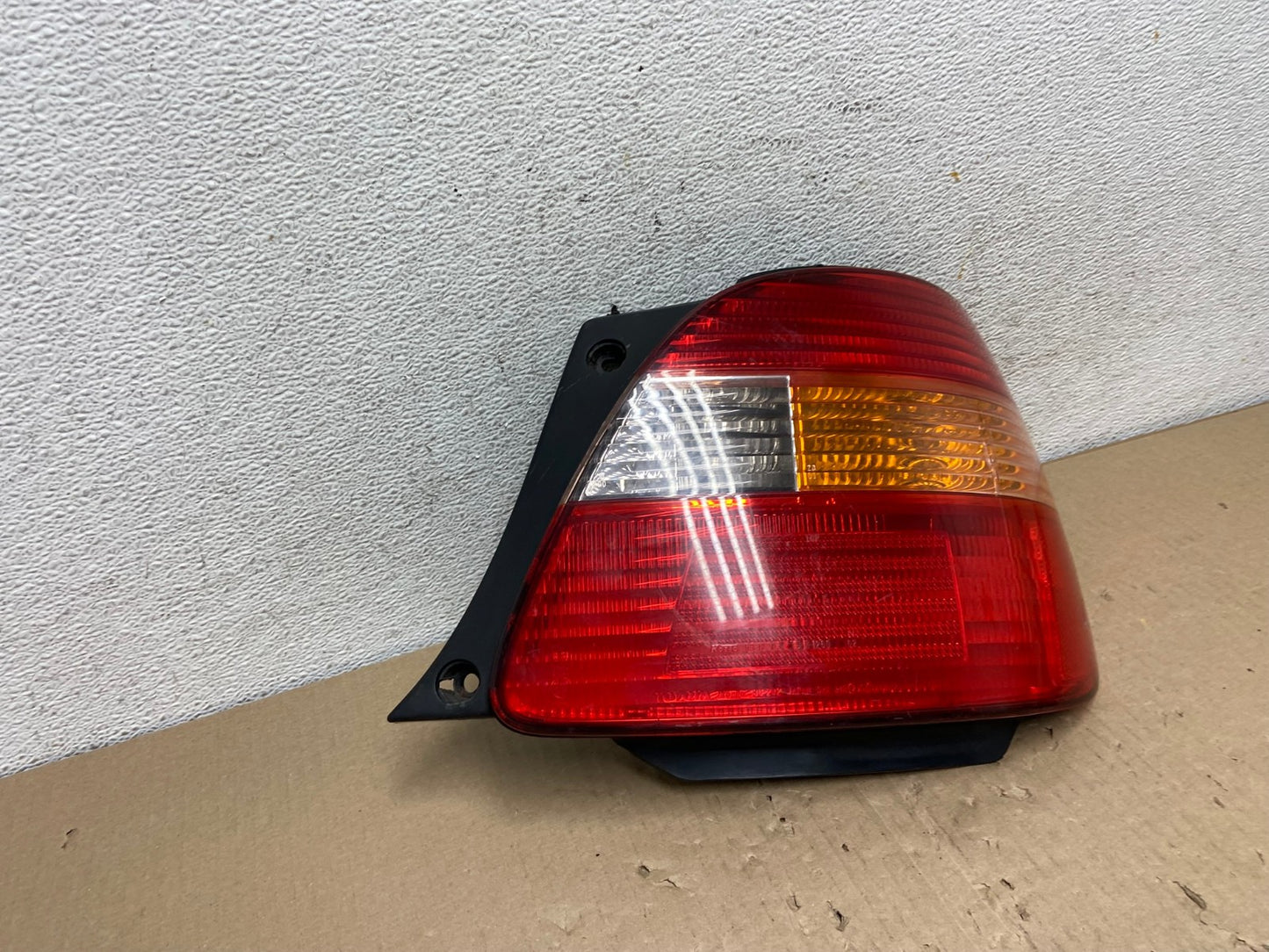 2001 - 2005 Lexus Gs300 Gs400 Gs430 Right Passenger Tail Light AE9604 LK2