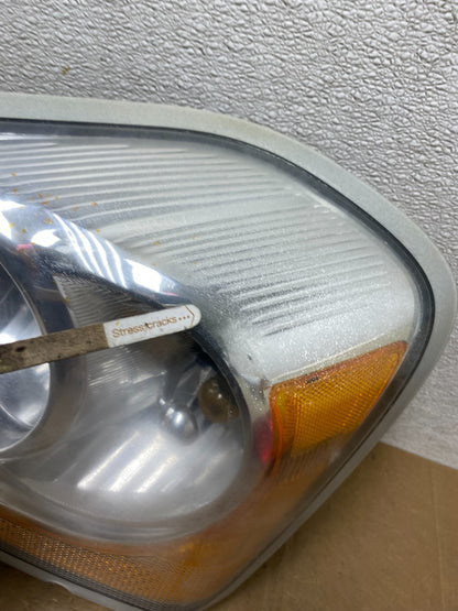 2004 - 2005 Dodge Durango Left+Right Side Headlights V8220 DW6