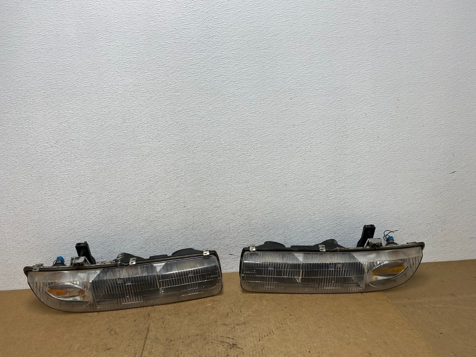1996-1999 Saturn S Series Sedan Wagon Left+Right Headlights AC3628 DW0