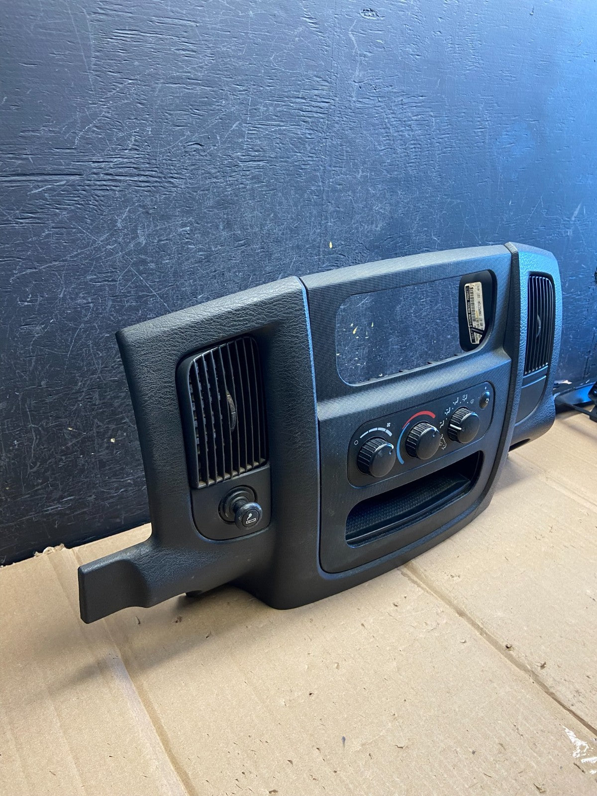 2002 to 2005 Dodge Ram Radio Climate Control Dash Air Vent Bezel Trim AH5586 DG1